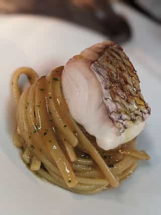Linguine con lubina