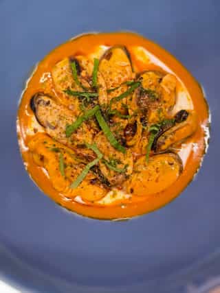 Mejillones escabechados con stracciatella