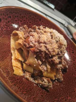Pappardelle con ragù genovese