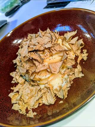 Tagliatelle al burro con trufa negra de temporada